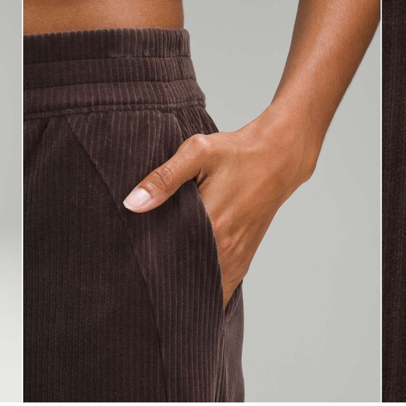 Lululemon Scuba Mid-Rise Wide-Leg Pant *Velvet Cord - Picture 2 of 5